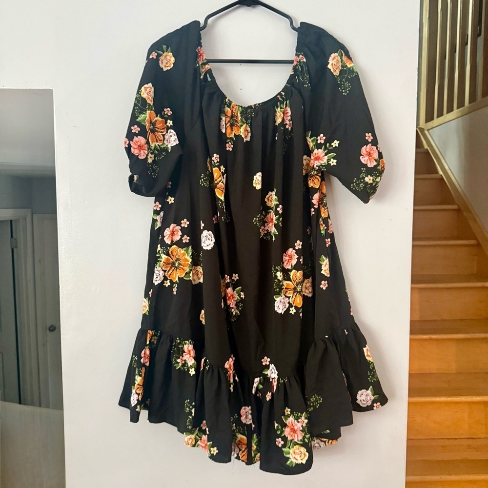 🌻Romantic Black Floral Dress with optional belt - Picture 3 of 5